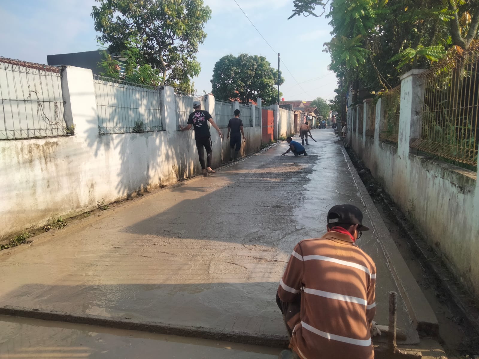 Pengecoran Jalan Purawijaya Desa Bojongmalaka Disambut Antusias Warga